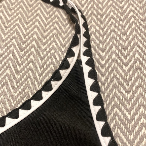 NWT. SHEIN one piece swimsuit. Black with white trim. Criss-cross back straps. - Picture 4 of 5